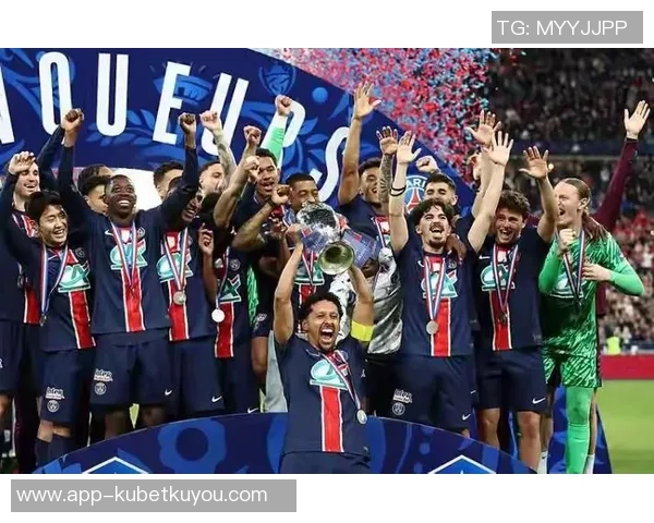 多特蒙德与勒沃库森关注利兹联16岁中场新星萨姆阿尔克